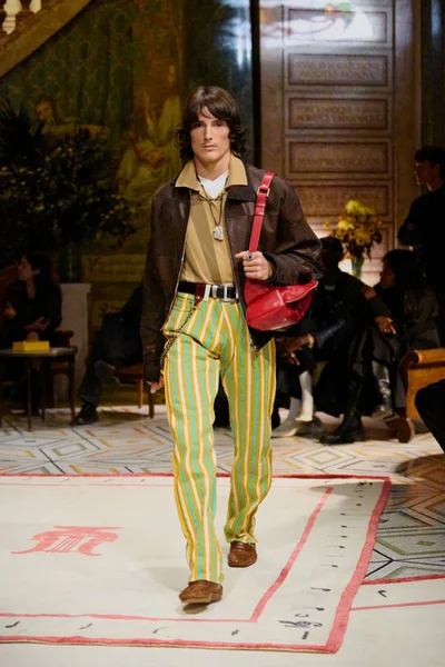 Look 68